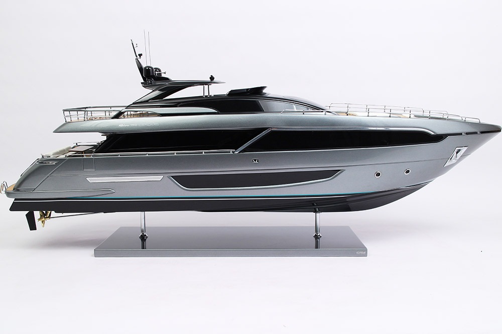 Riva 100' Corsaro